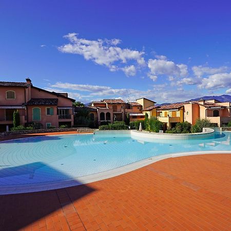 Borgo Del Torchio - Gardagate Apartman Manerba del Garda Kültér fotó