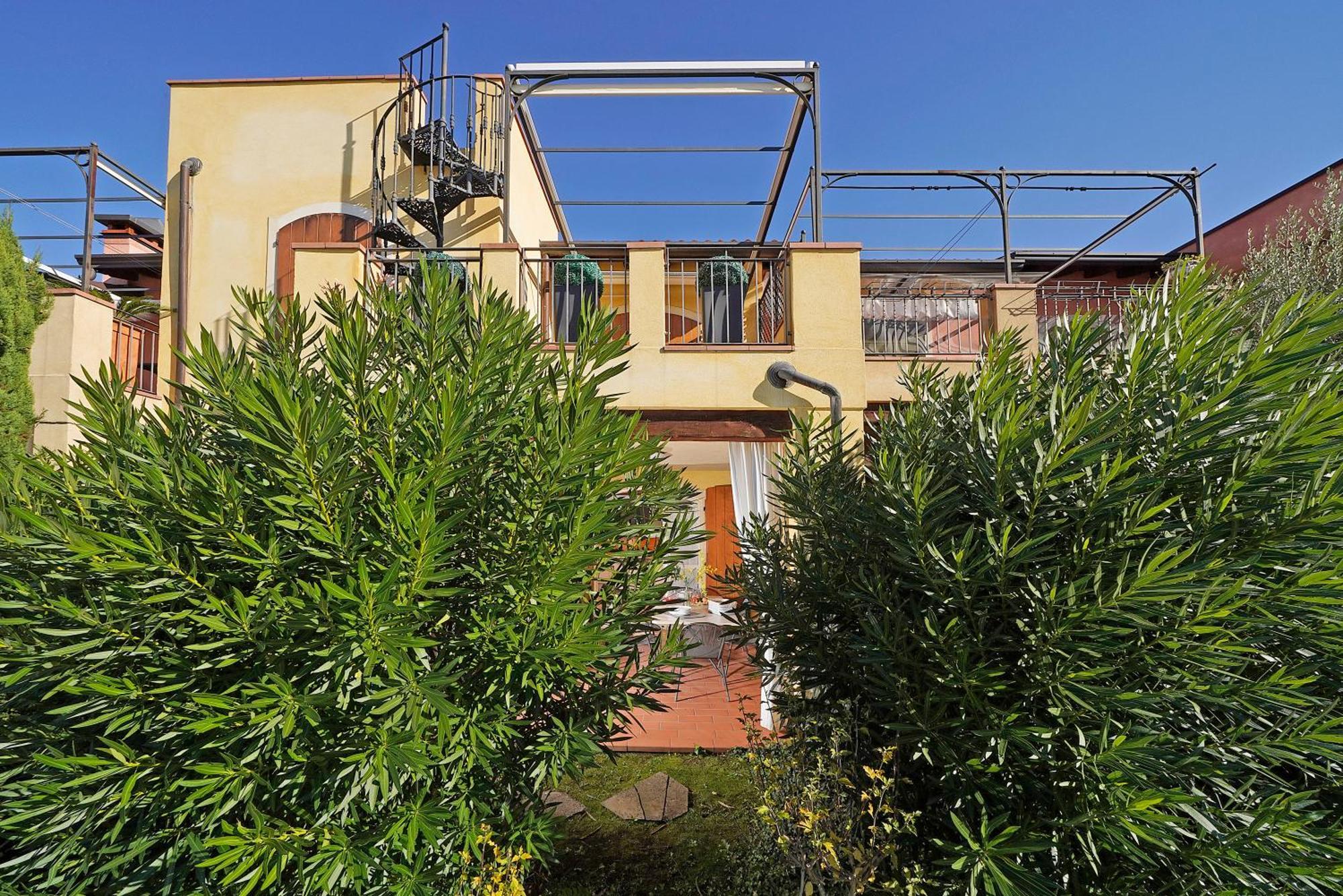 Borgo Del Torchio - Gardagate Apartman Manerba del Garda Kültér fotó